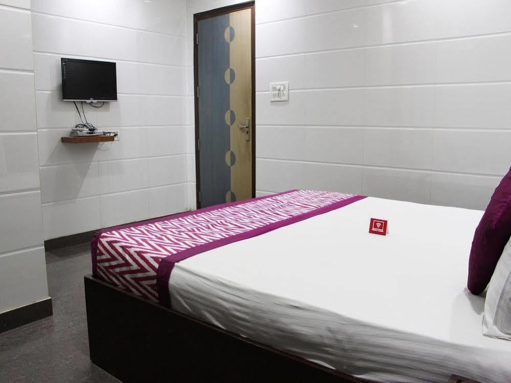 Oyo 2705 Preet Palace 3* New Delhi