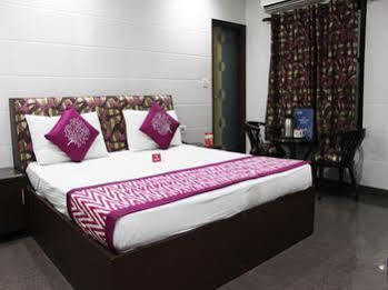 Oyo 2705 Preet Palace 3* New Delhi